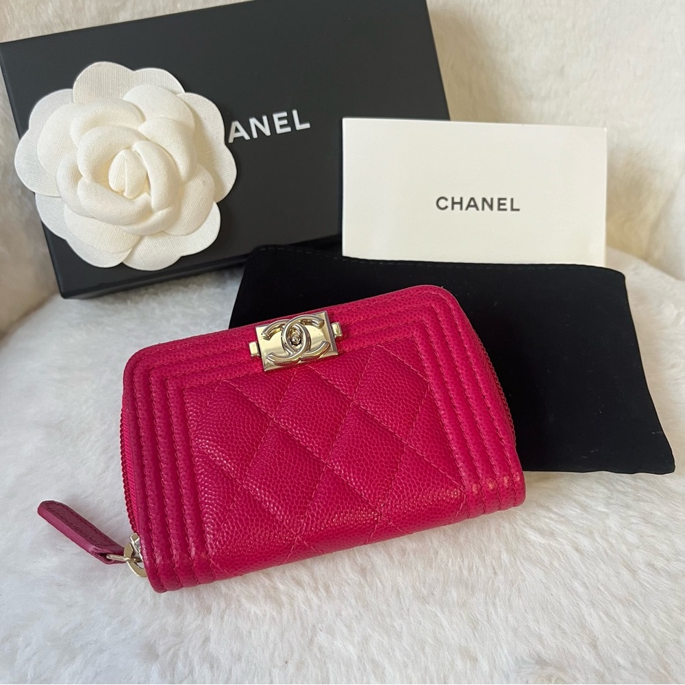 Chanel pink caviar boy zipped card holder